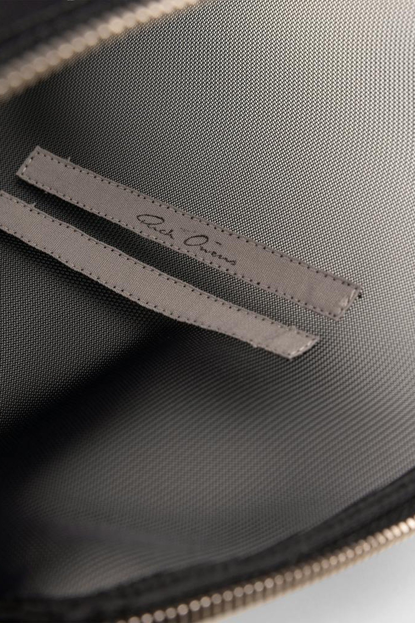 RICK OWENS – TRAVEL LIQUID BAG BLACK 3