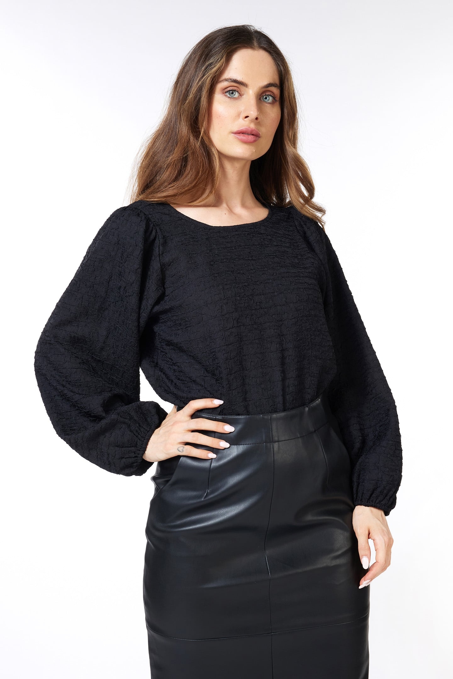 BLOUSE R-NECK BLACK 1