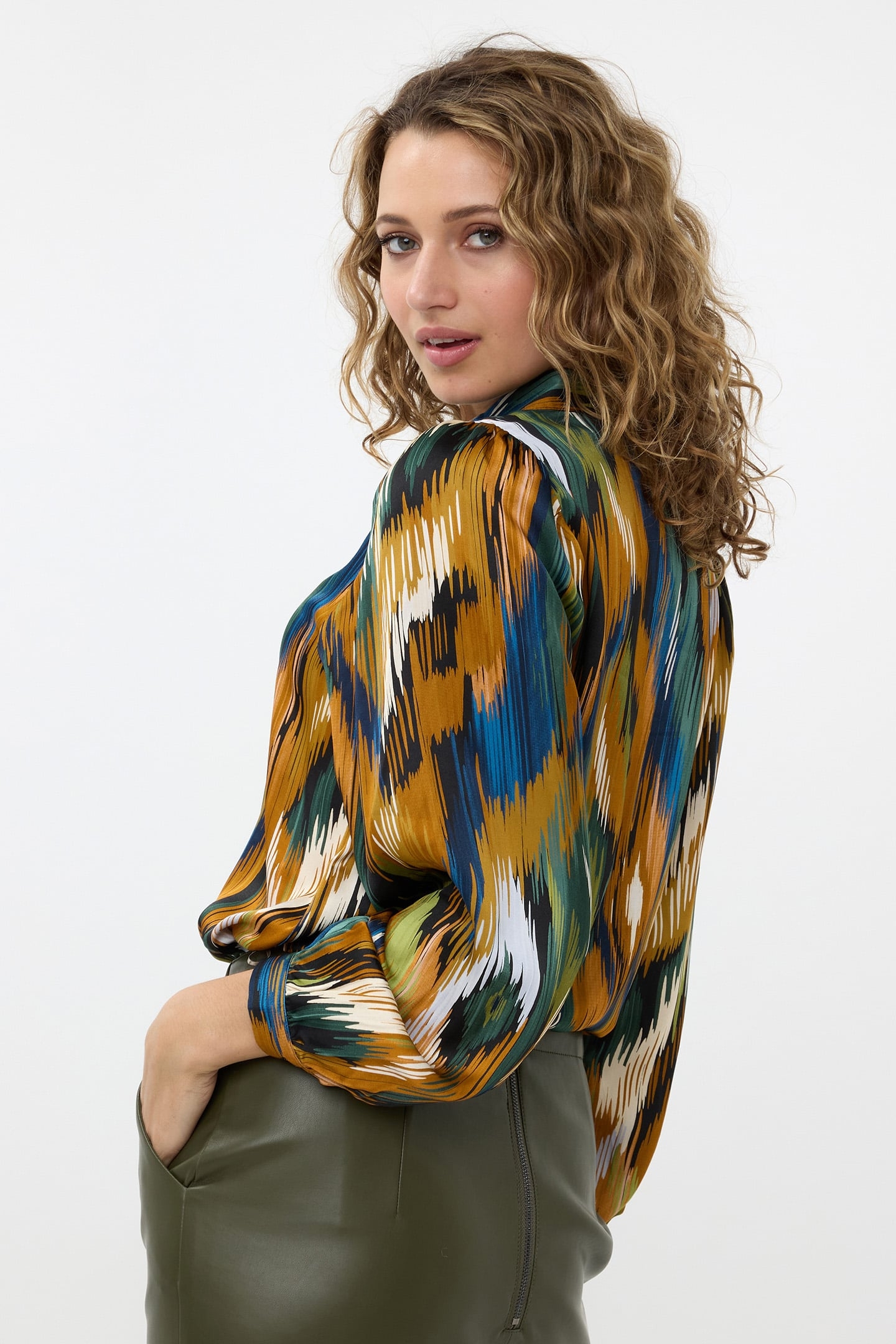 BLOUSE BASIC UNIVERSE LIGHTNING PRINT 7