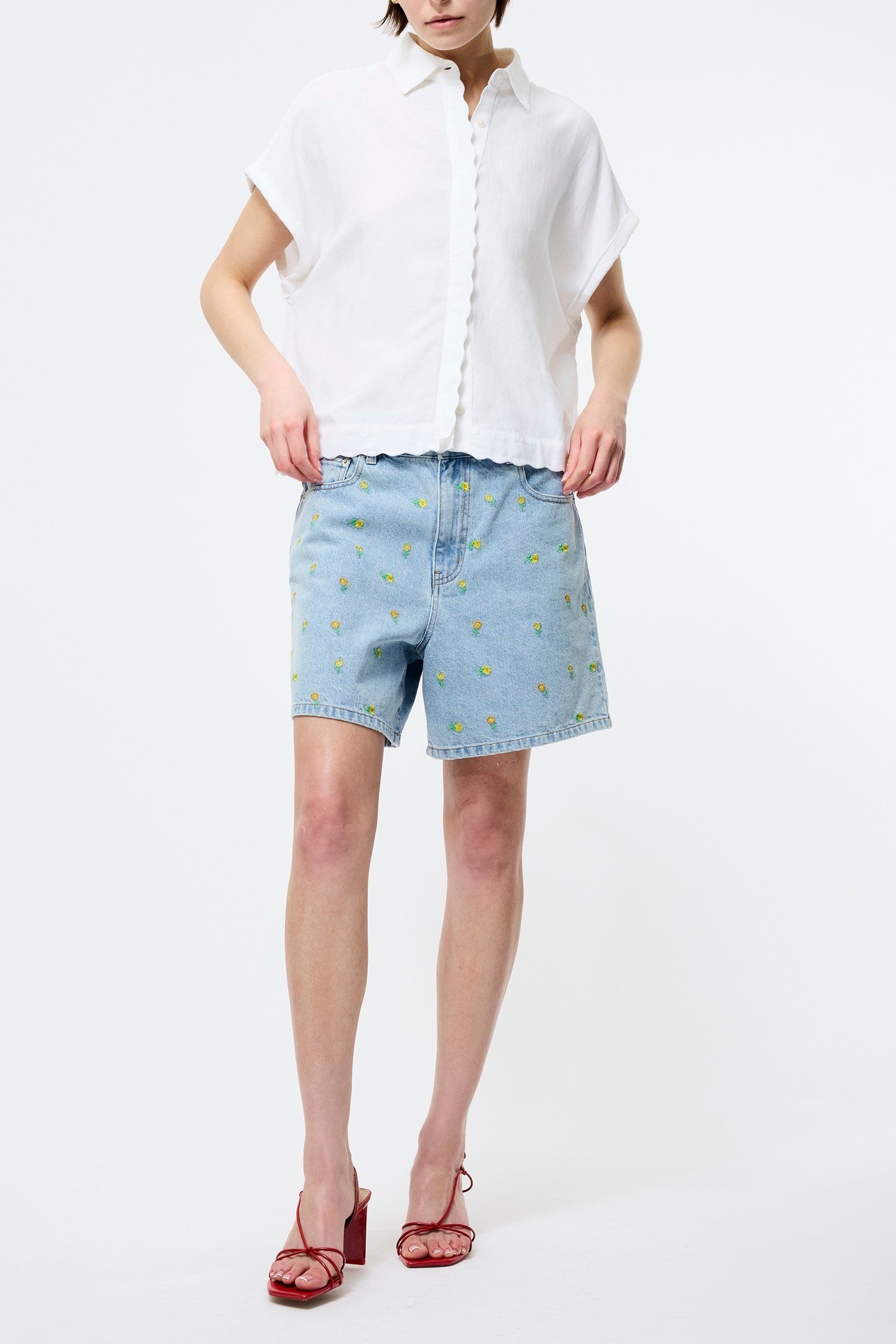 DALLAS EMBROIDERED SHORTS LIGHT WASH 2