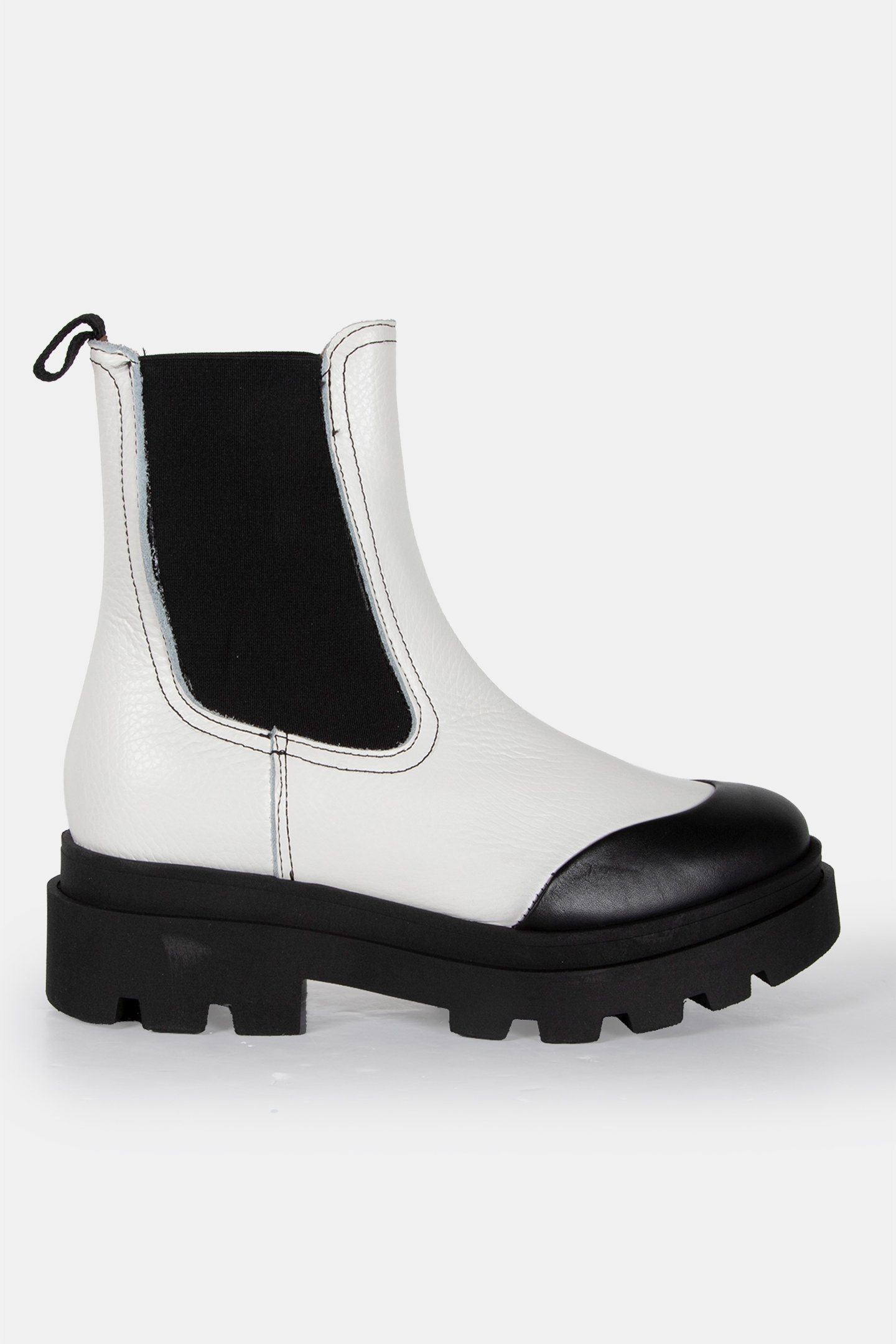 PRAAG WHITE / BLACK 1