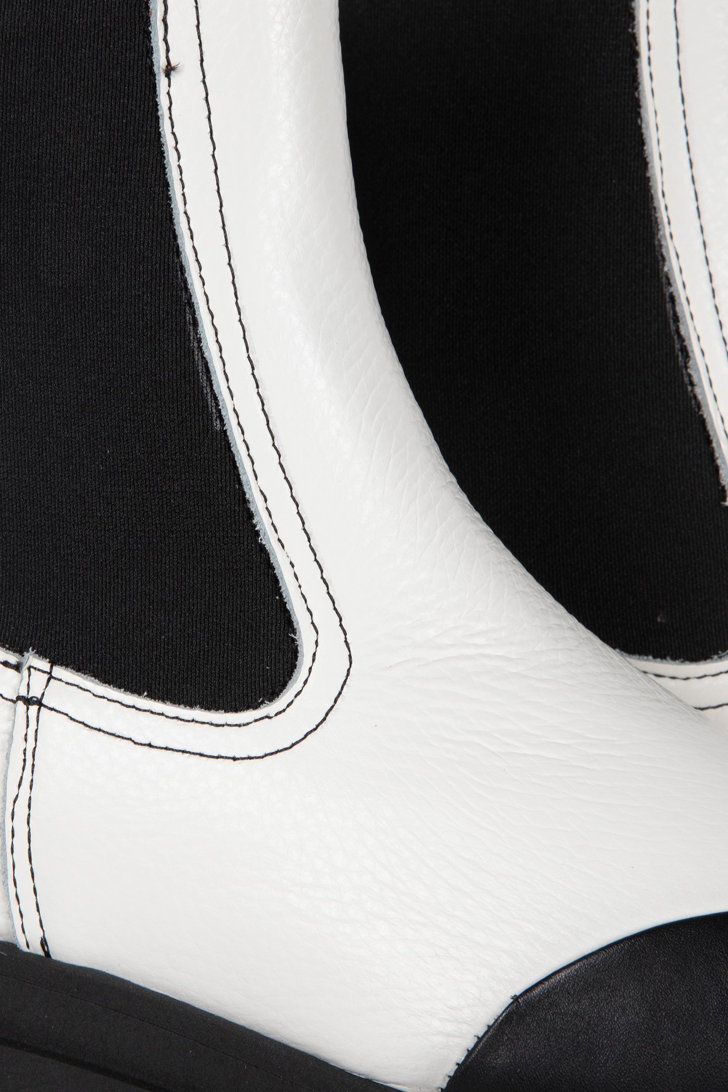 PRAAG WHITE / BLACK 4