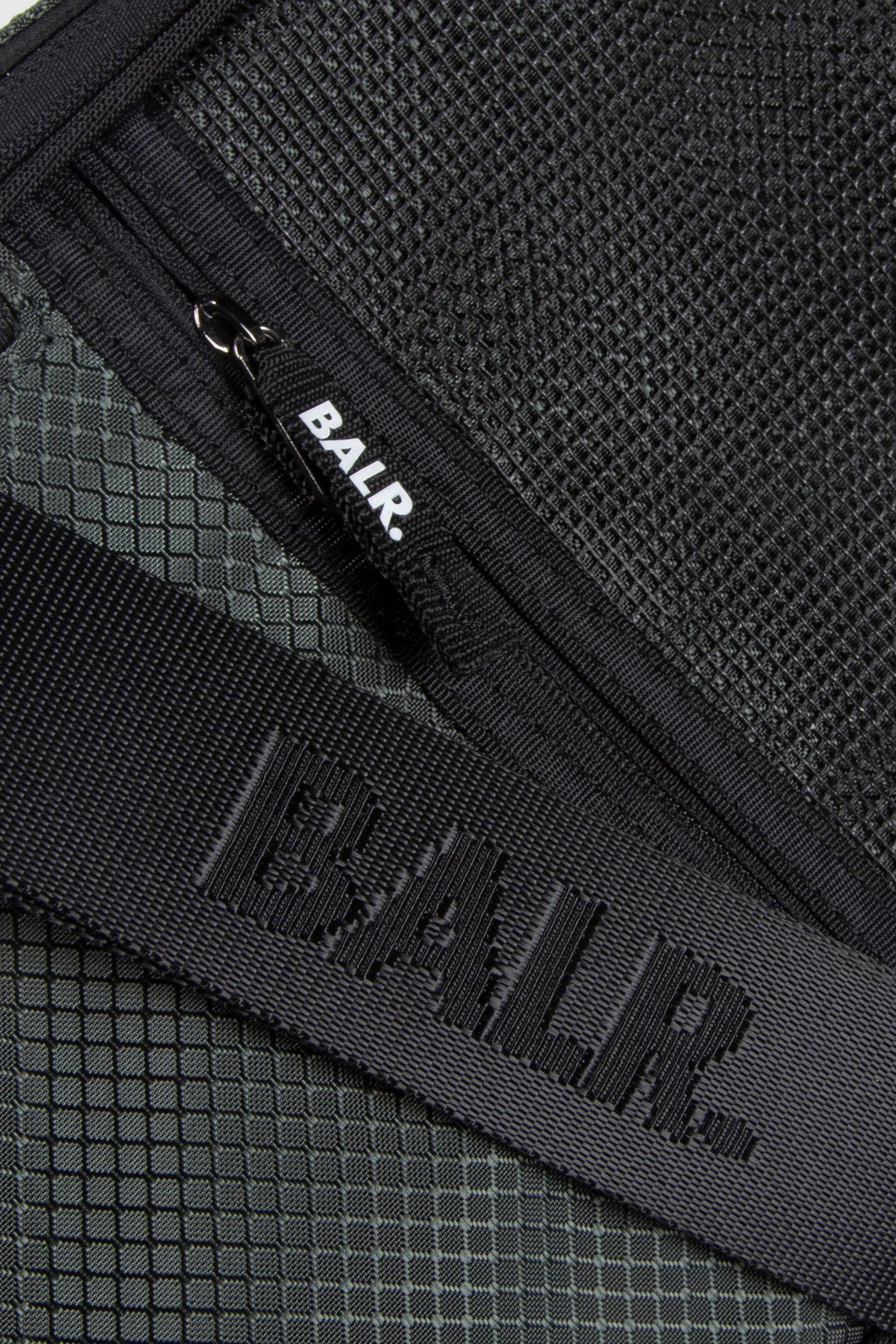 SALERNO RIPSTOP SHOULDER BAG JET BLACK 5