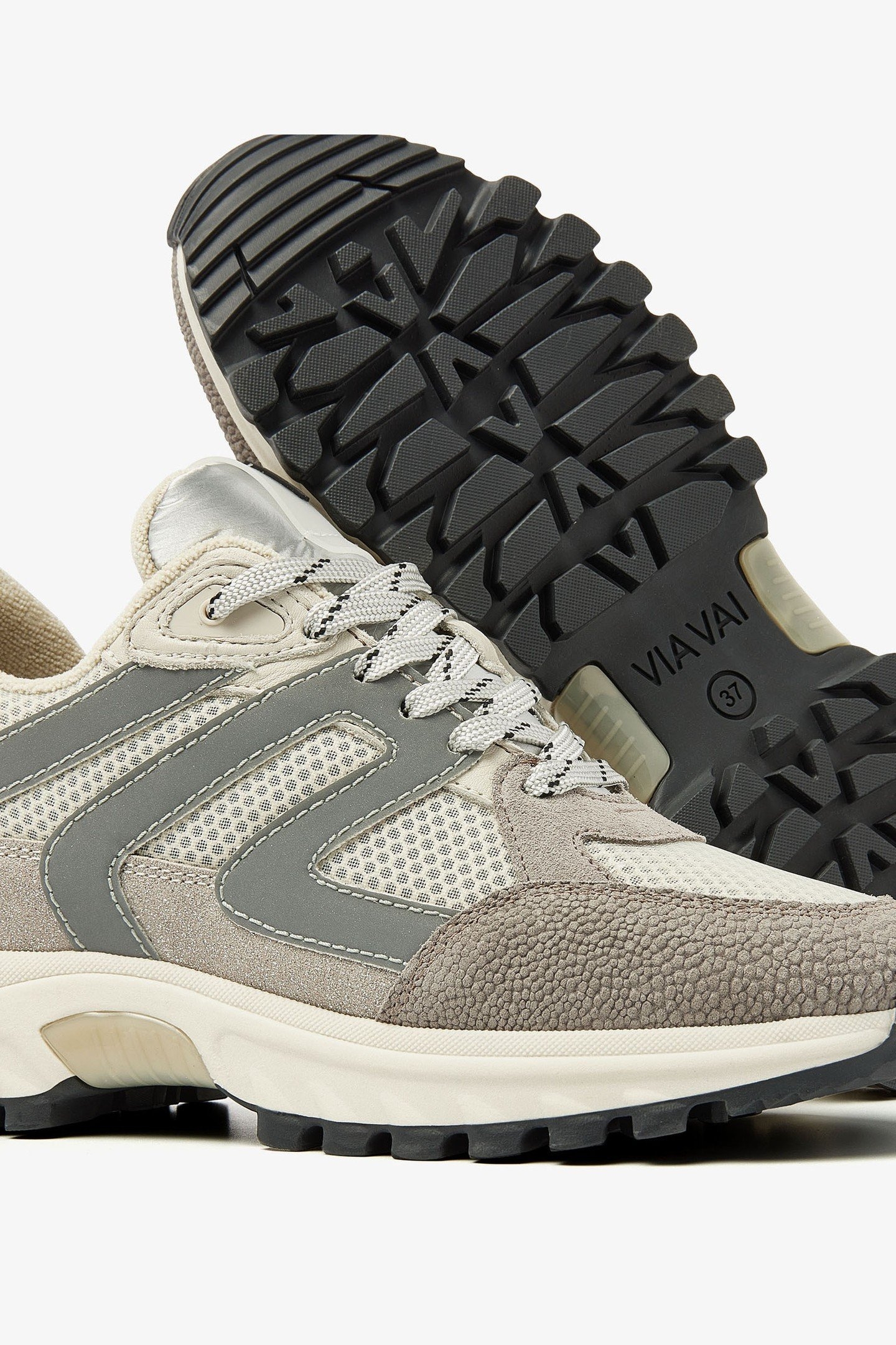 DANAE BAILEE SNEAKERS GRAY 5