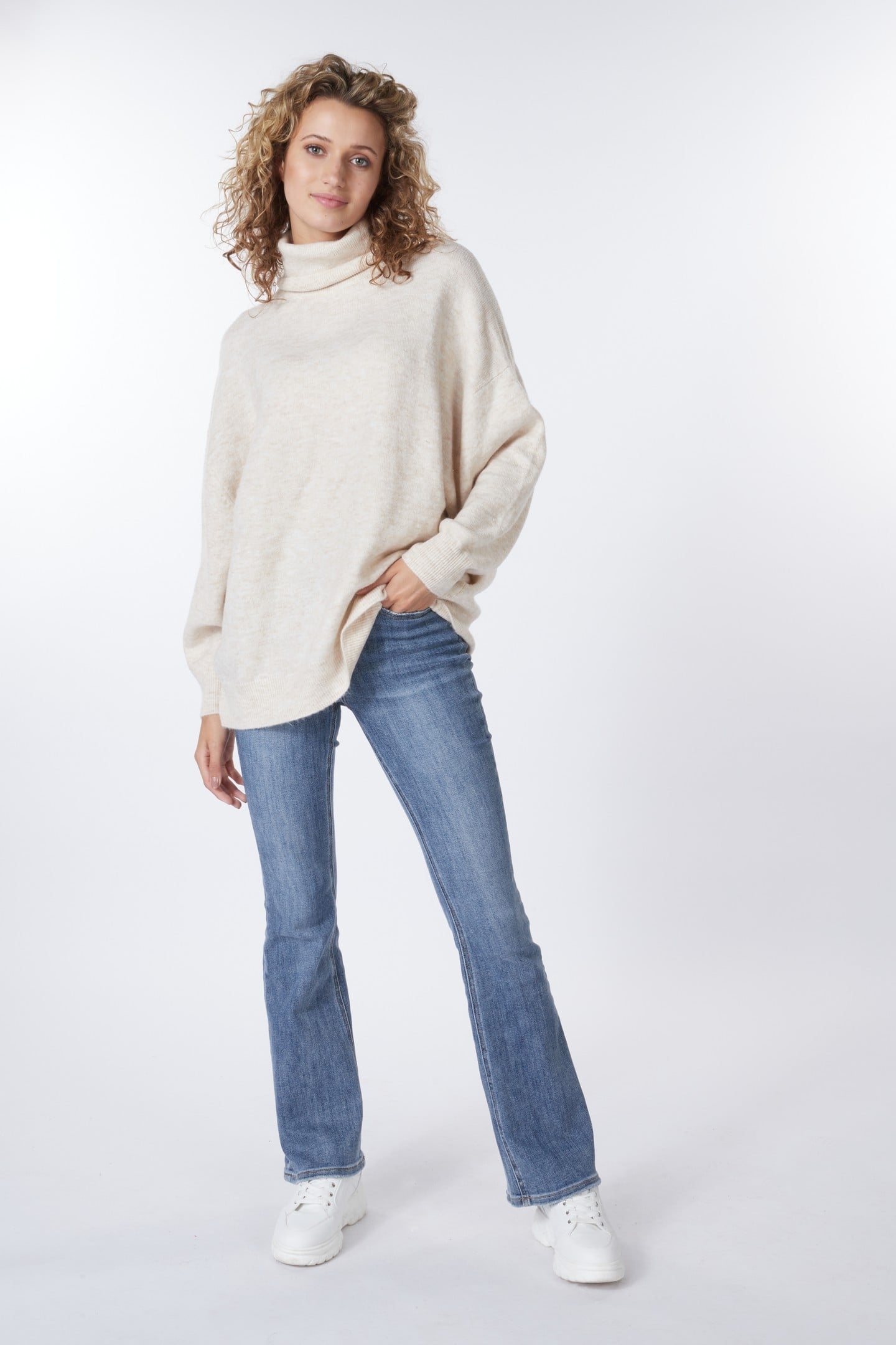 SWEATER OVERSIZED COL BISCUIT 1