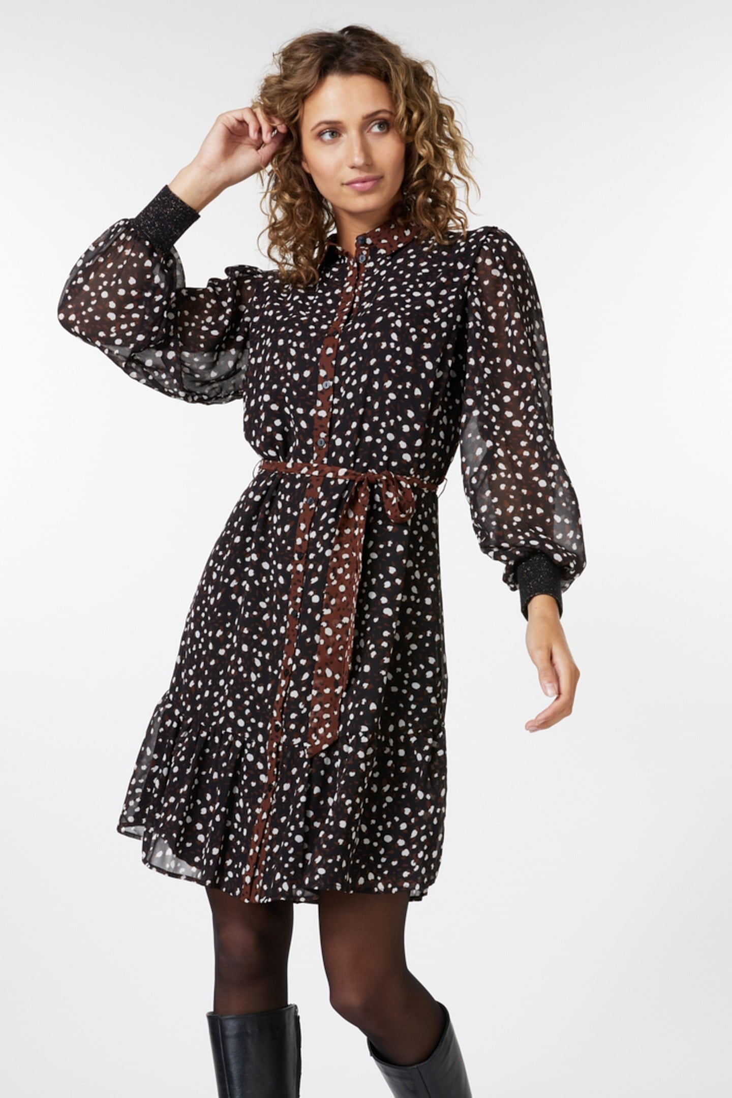 DRESS RIBBED CUFF ANIMAL STEPS PRINT 1