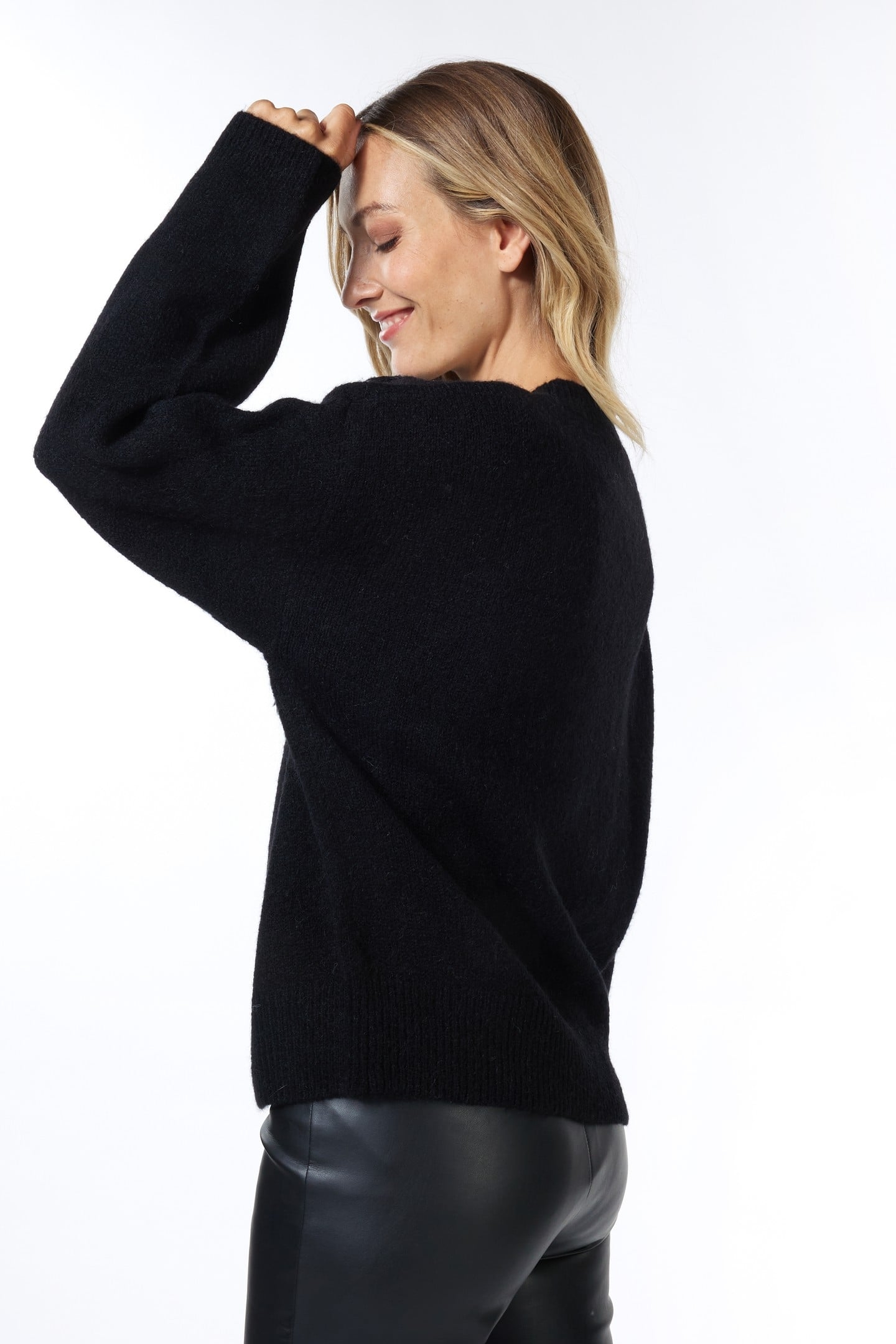 SWEATER FRINGES BLACK 3