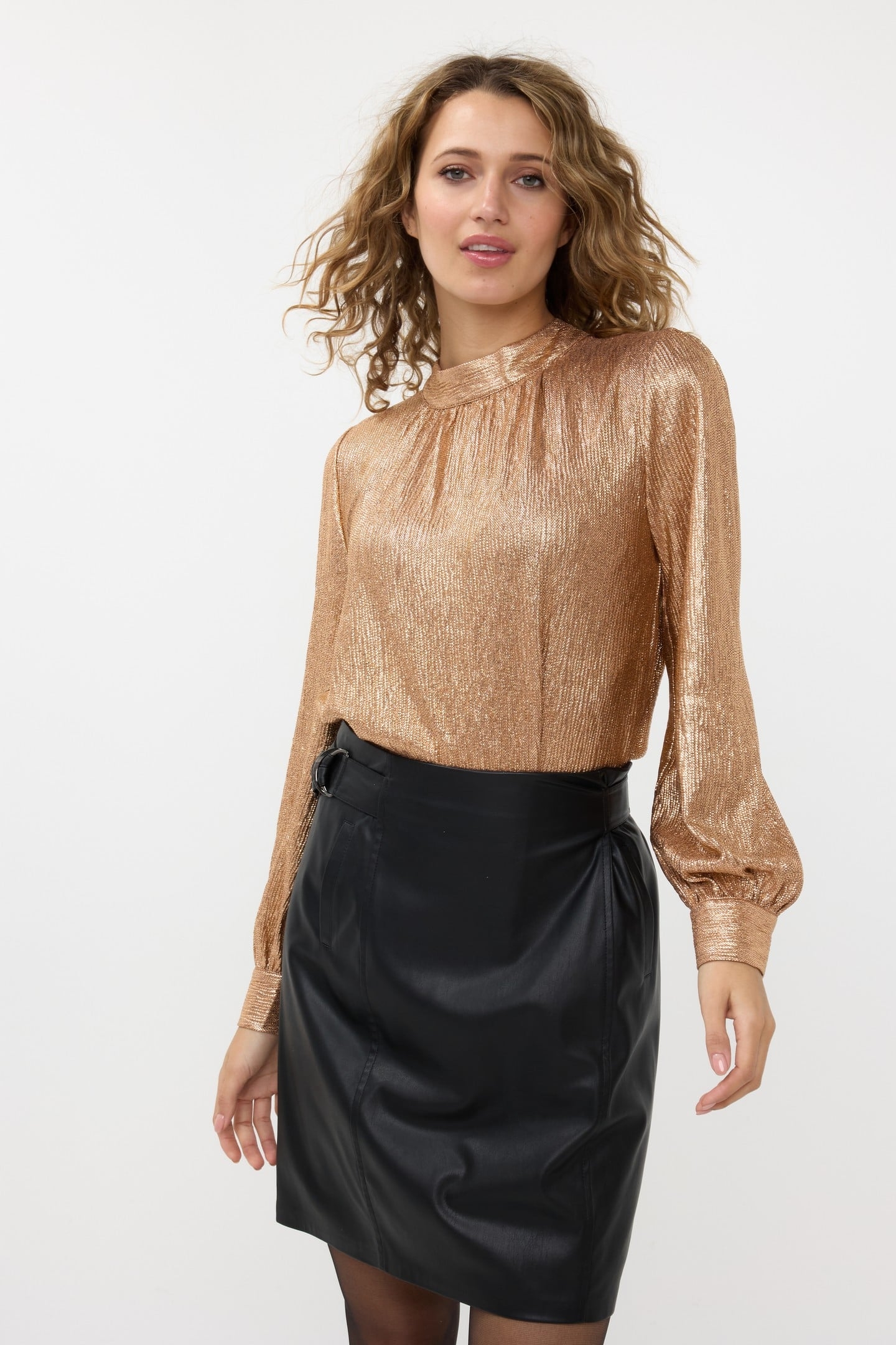 BLOUSE FANCY FOIL PLISSE BRANDY 2