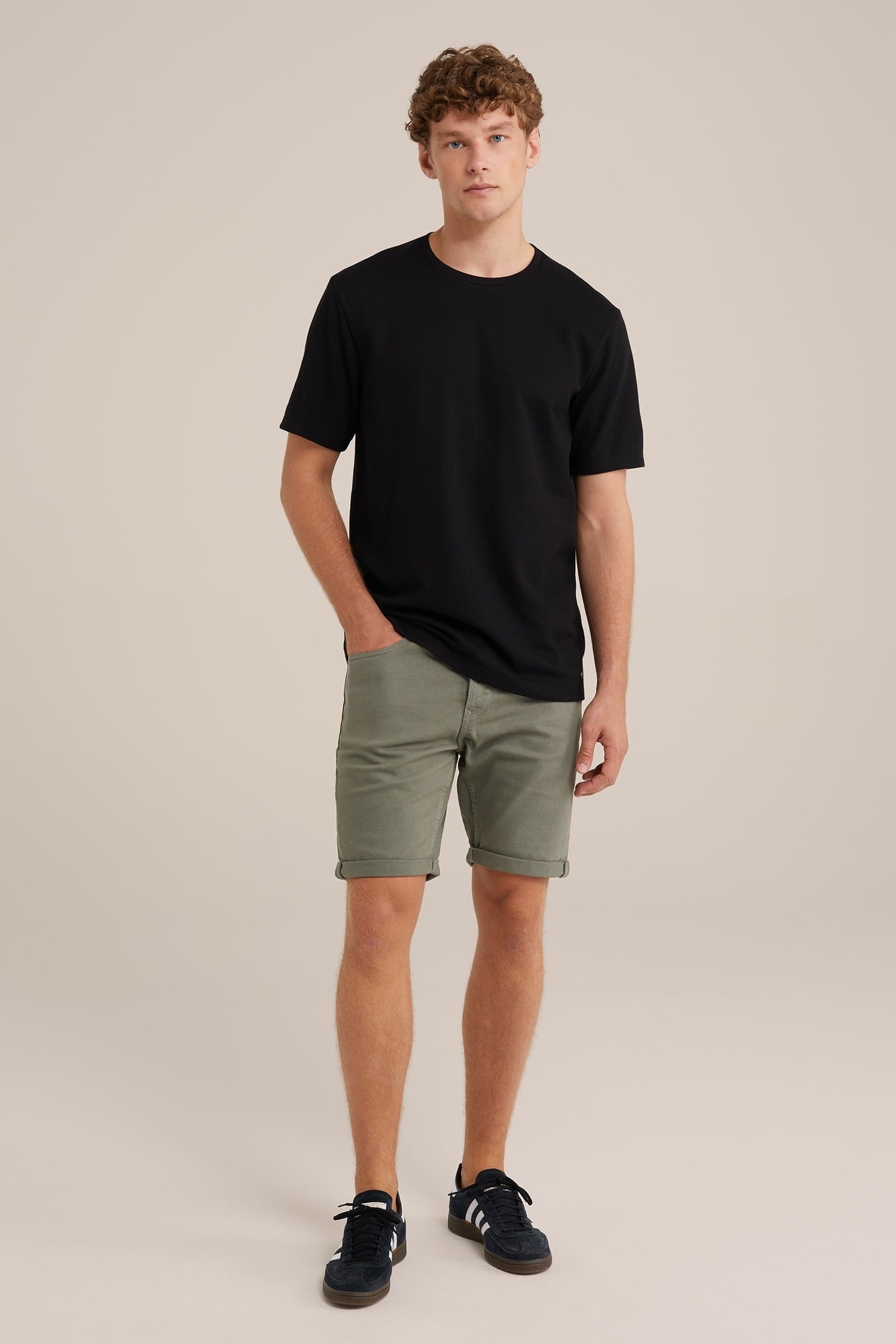 SHORT GREYISH GREEN 4