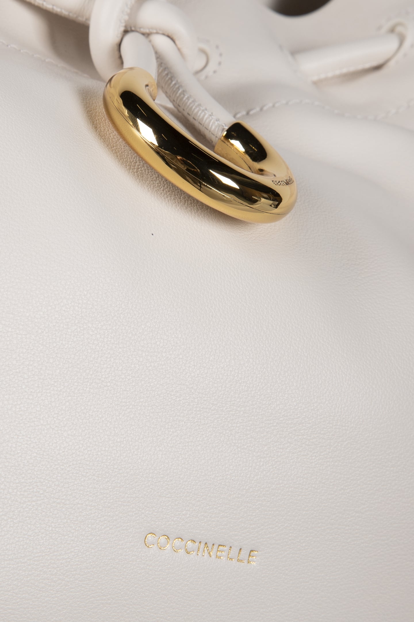 LEATHER LARGE SHOULDER BAG IN CREAM 5