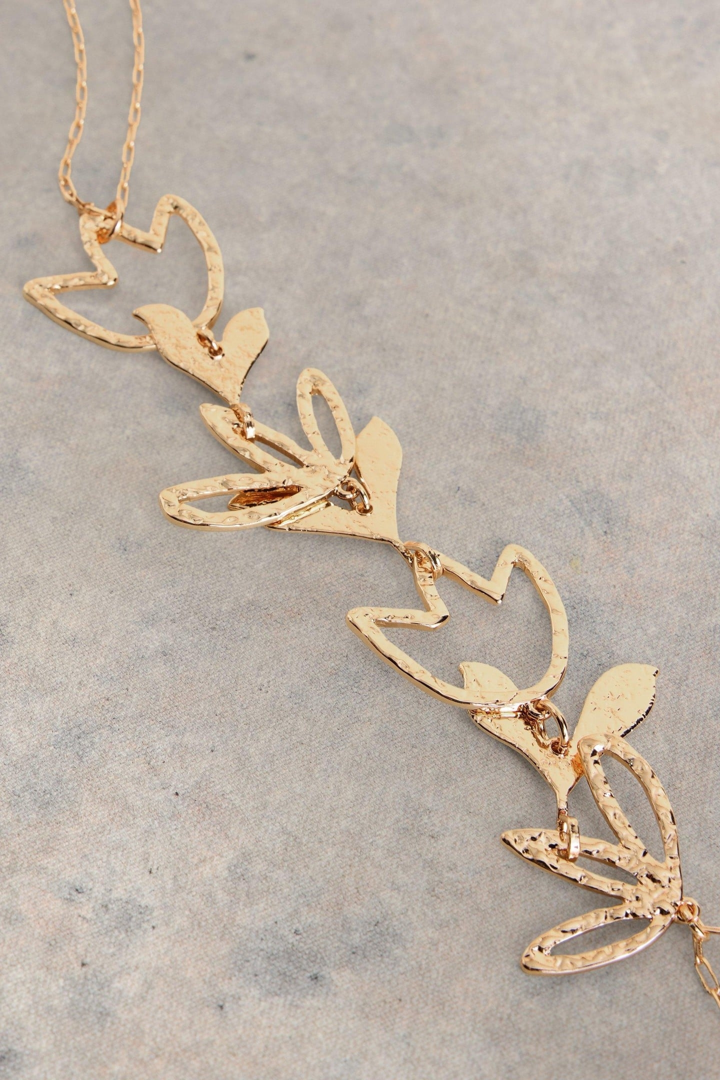 TULIP TEXTURED NECKLACE GOLD TONE METALLIC 2