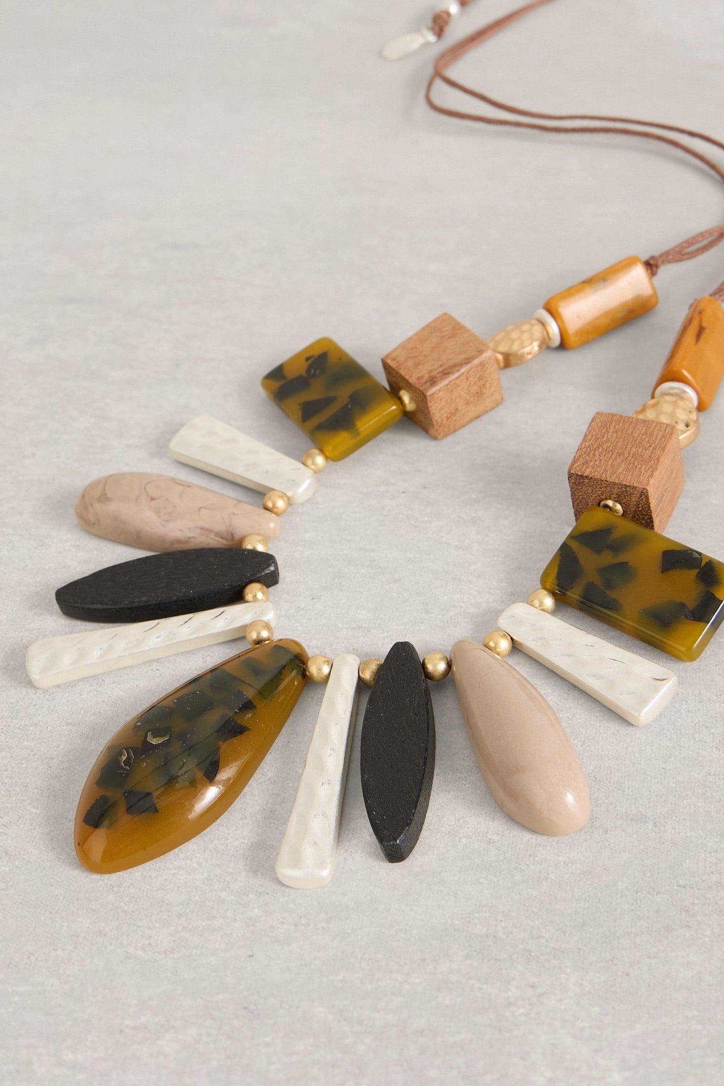 PINE STATEMENT NECKLACE BROWN MULTI 1