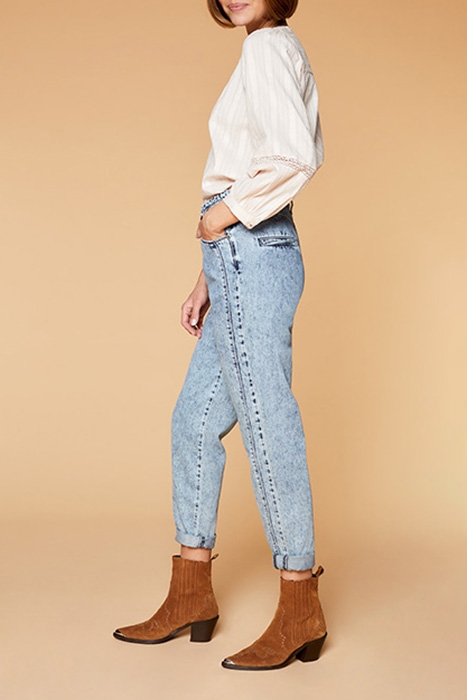 LE FAYE - 7/8TH SLOUCHY LIGHT WASH JEANS 3
