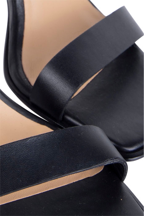 ALMA STUD SANDAL BLACK 4