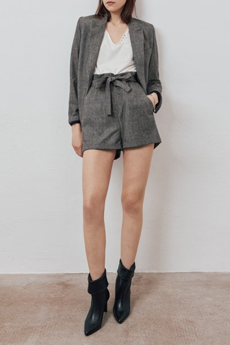 WOMEN'S GREY CHECK SHORT WITH REMOVABLE BELT 4