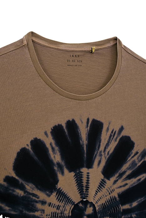 LIGHT KHAKI TIE-DYE T-SHIRT WITH IMAGES 7