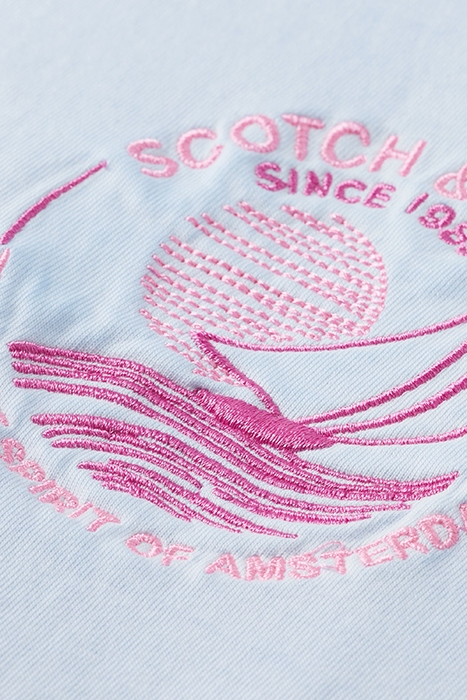 COLD DYE TEE WITH CHEST ARTWORK SEA BLUE 4