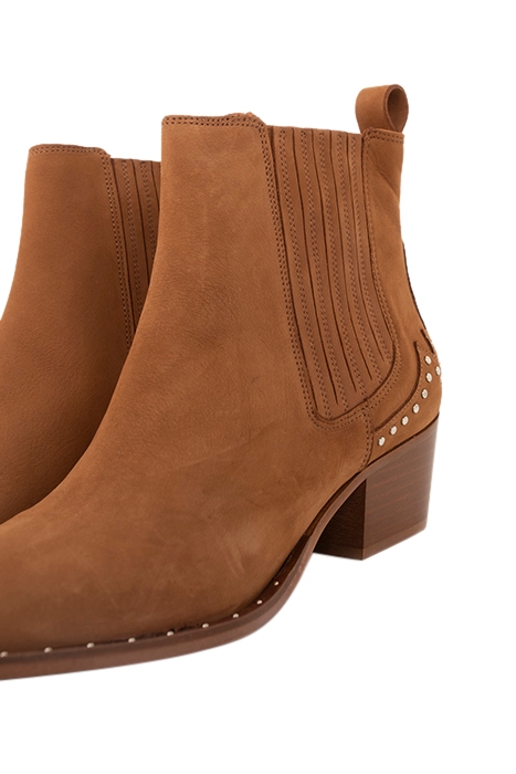 CAMEL LEATHER BOOTS WITH NUBUCK STUDS 6