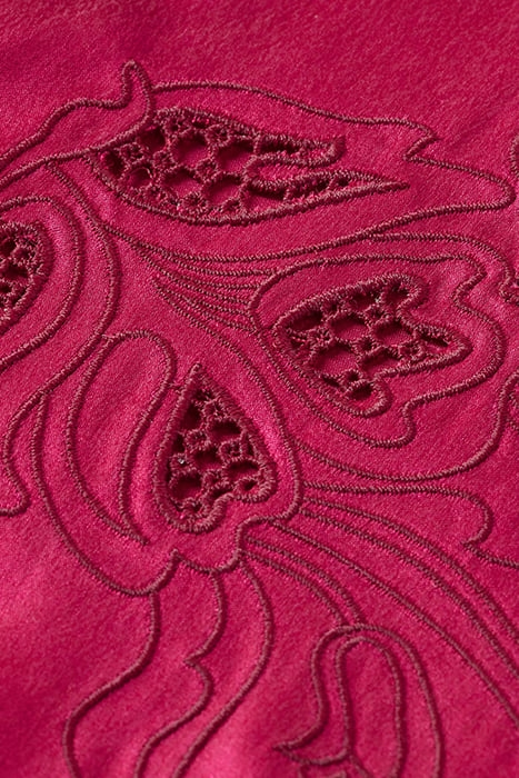 THE JO - EMBROIDERED REGULAR FIT SHIRT IN SILK CHERRY PIE 3