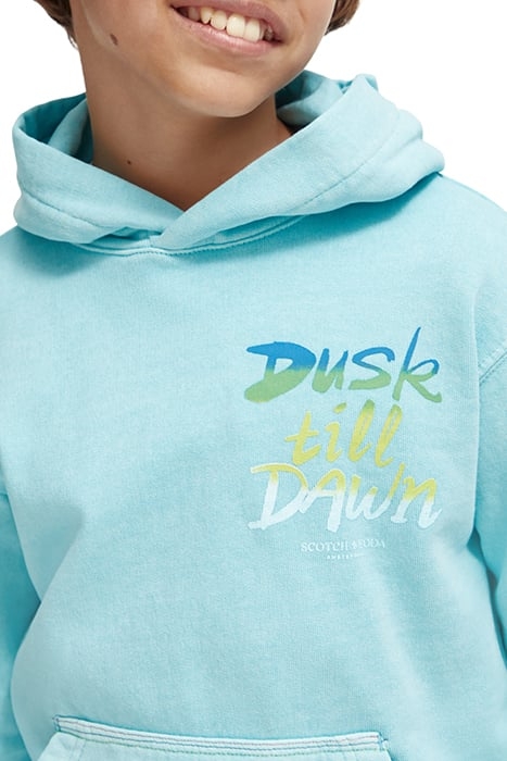 RELAXED FIT GARMENT- DYED ARTWORK HOODIE IN ORGANIC COTTON T 6