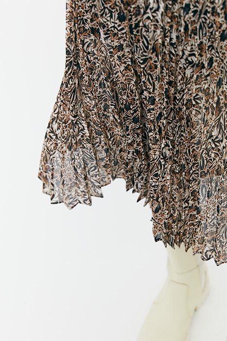 ARABESQUE PRINT PLEATED MIDI SKIRT 7