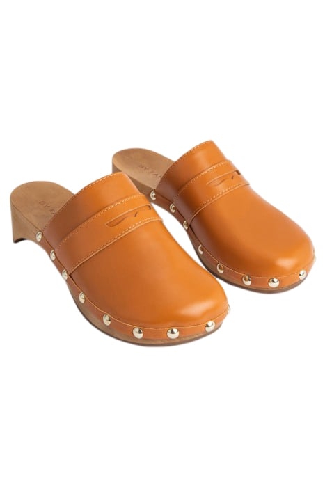 HANS CARAMEL GLOSS LEATHER 2