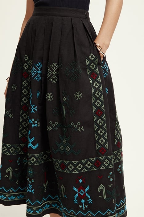 GEO EMBROIDERED SKIRT CHARCOAL 7