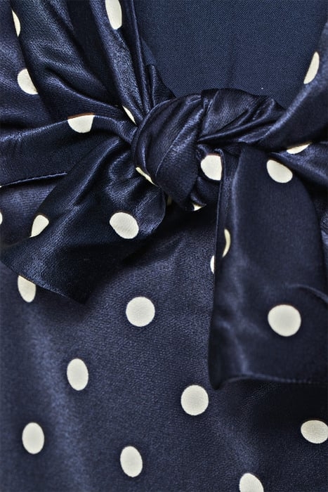 SS LINDA BOWED SATIN OPTICAL SQUARE BLUE 5