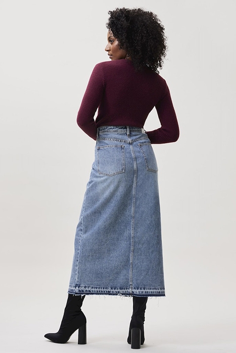 KN ISABEL WINDSOR WINE 2