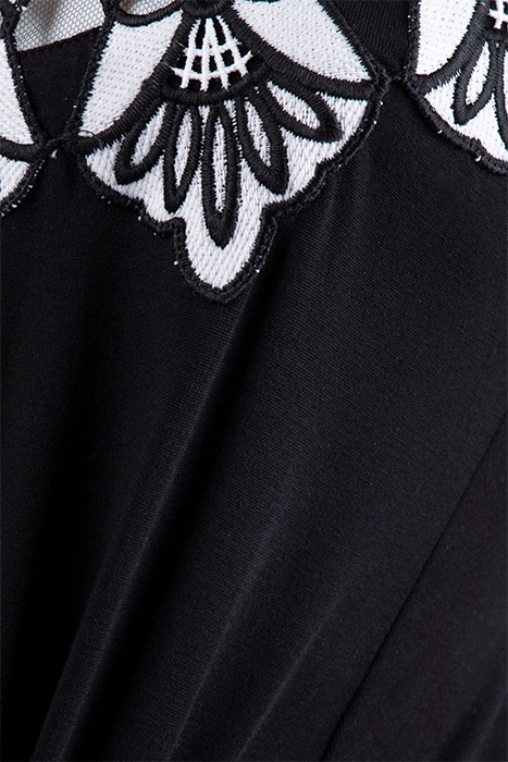 HAYLEY BLACK/WHITE 3