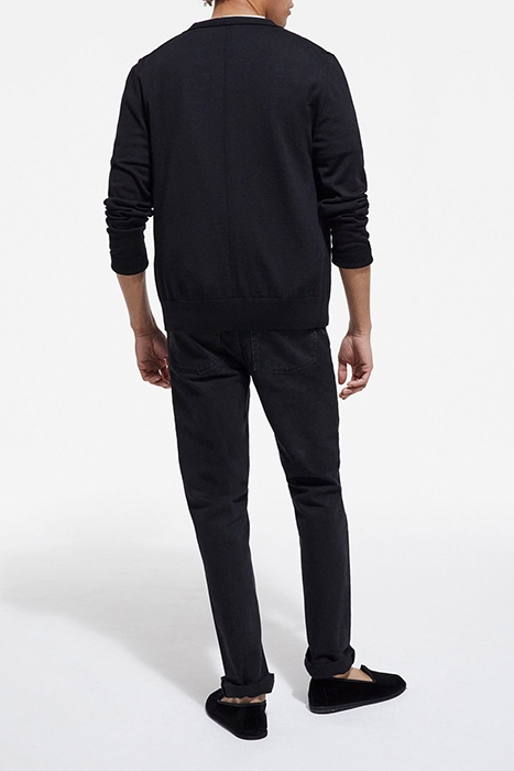 BUTTON FRONT CARDIGAN WITH STITCH DETAILS AT THE COLLAR BLAC 4