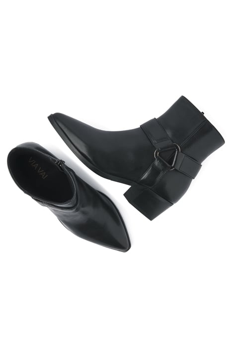 SHELLY CARTER ZWART 5