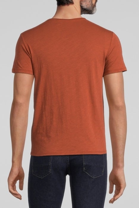 BRICK ESSENTIAL V-NECK T-SHIRT BRICK 2