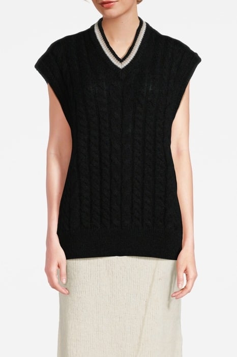 BRAIDED MOHAIR VEST BLACK 1