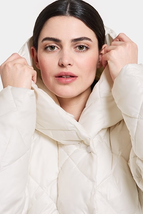 SAGA WNS COAT L WHITE FOAM 8