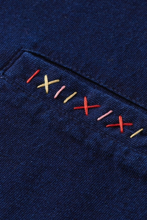 INDIGO TEE WITH PLACEMENT TIE-DYE INDIGO AND PRINT 7