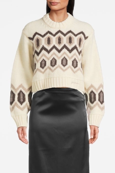 CHUNKY GRAPHIC WOOL CROPPED O-NECK EGRET 1