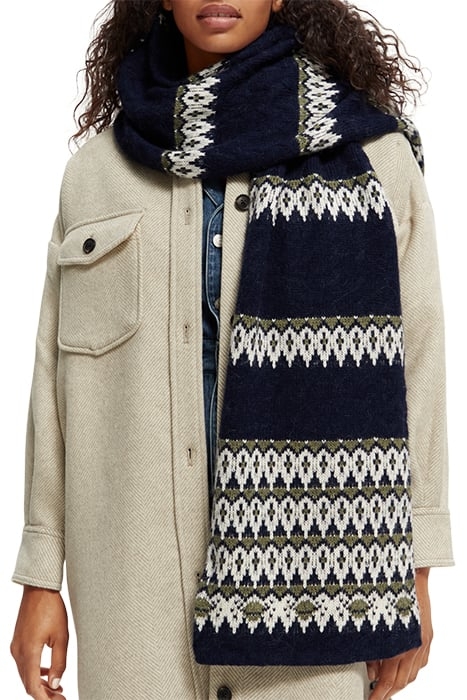 FAIR ISLE KNITTED CABLE SCARF DEEP SPACE 2