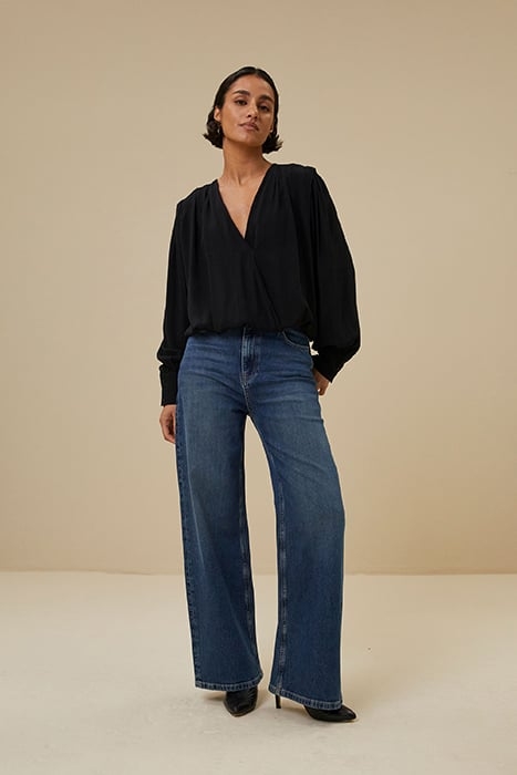 LIO VISCOSE BLOUSE JET BLACK 1