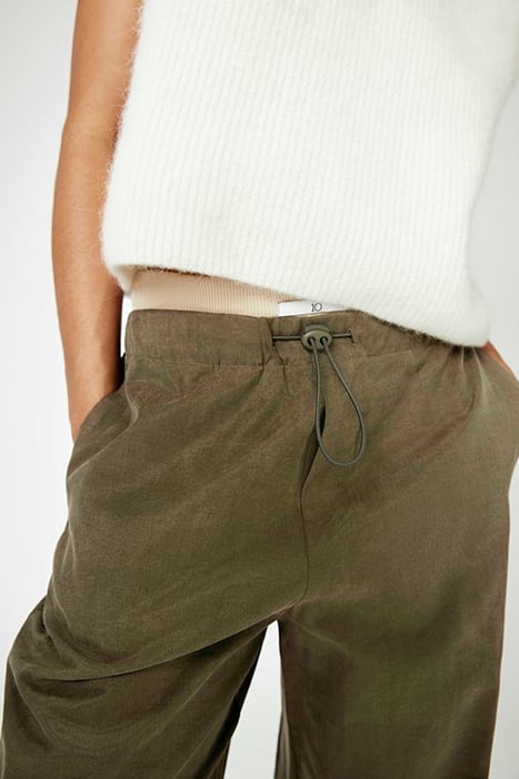 PARACHUTE PANTS DARK MOSS 6
