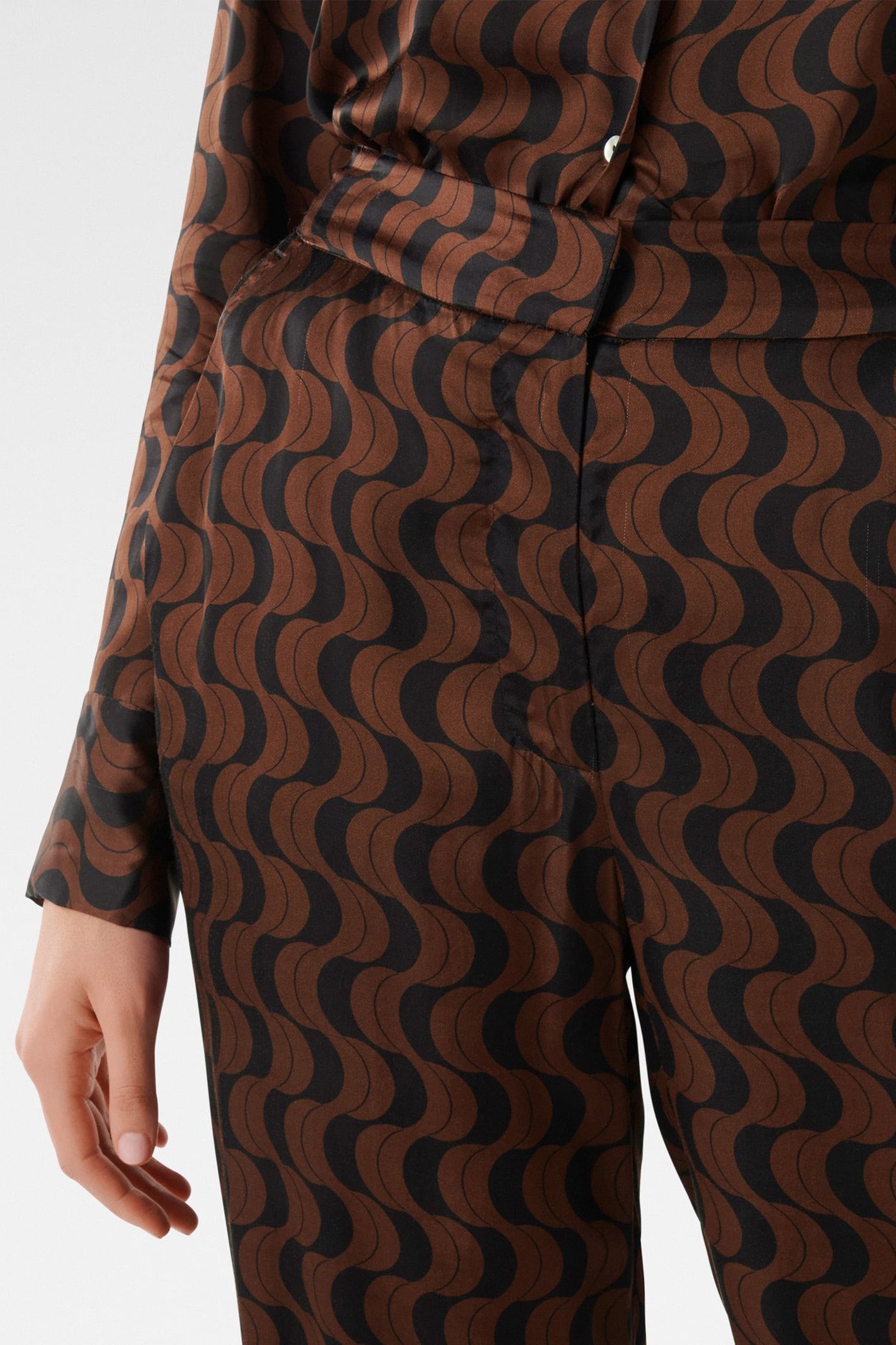 SASHA SATIN PANTS DARK HARPER GEO 6