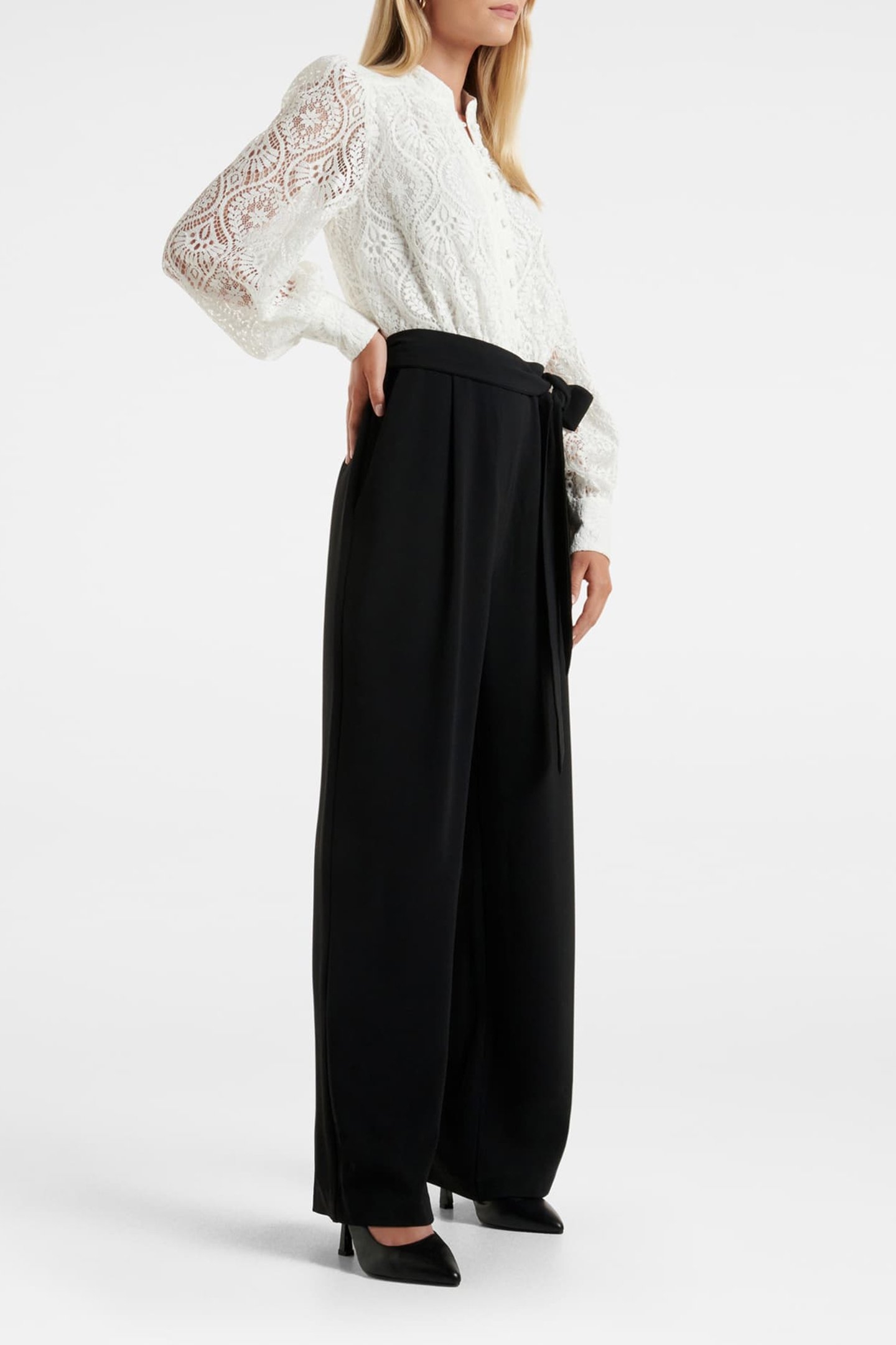 EDDIE LACE JUMPSUIT PORCELAIN/BLACK 4