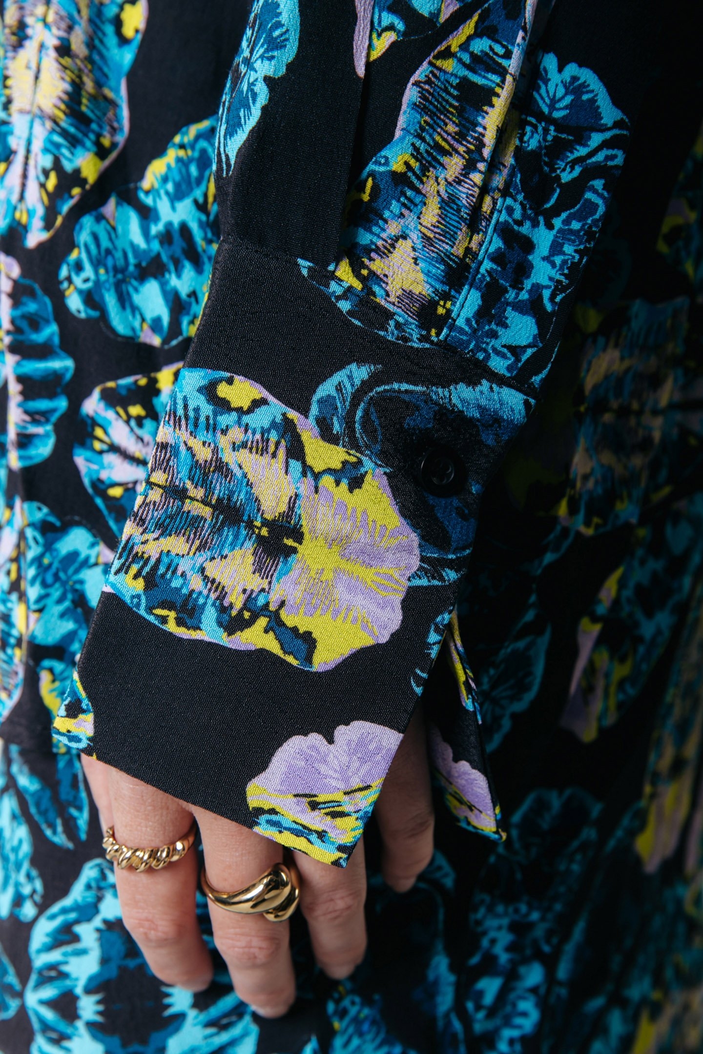 TALIA DIGITAL FLOWER OVERSIZED BLOUSE LIGHT BLUE 4