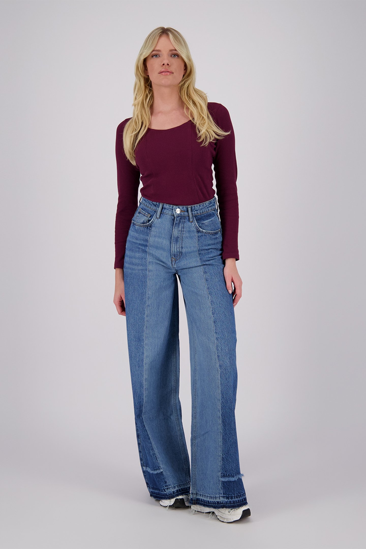 CENOTE TWOTONE LIGHT BLUE STONE 1