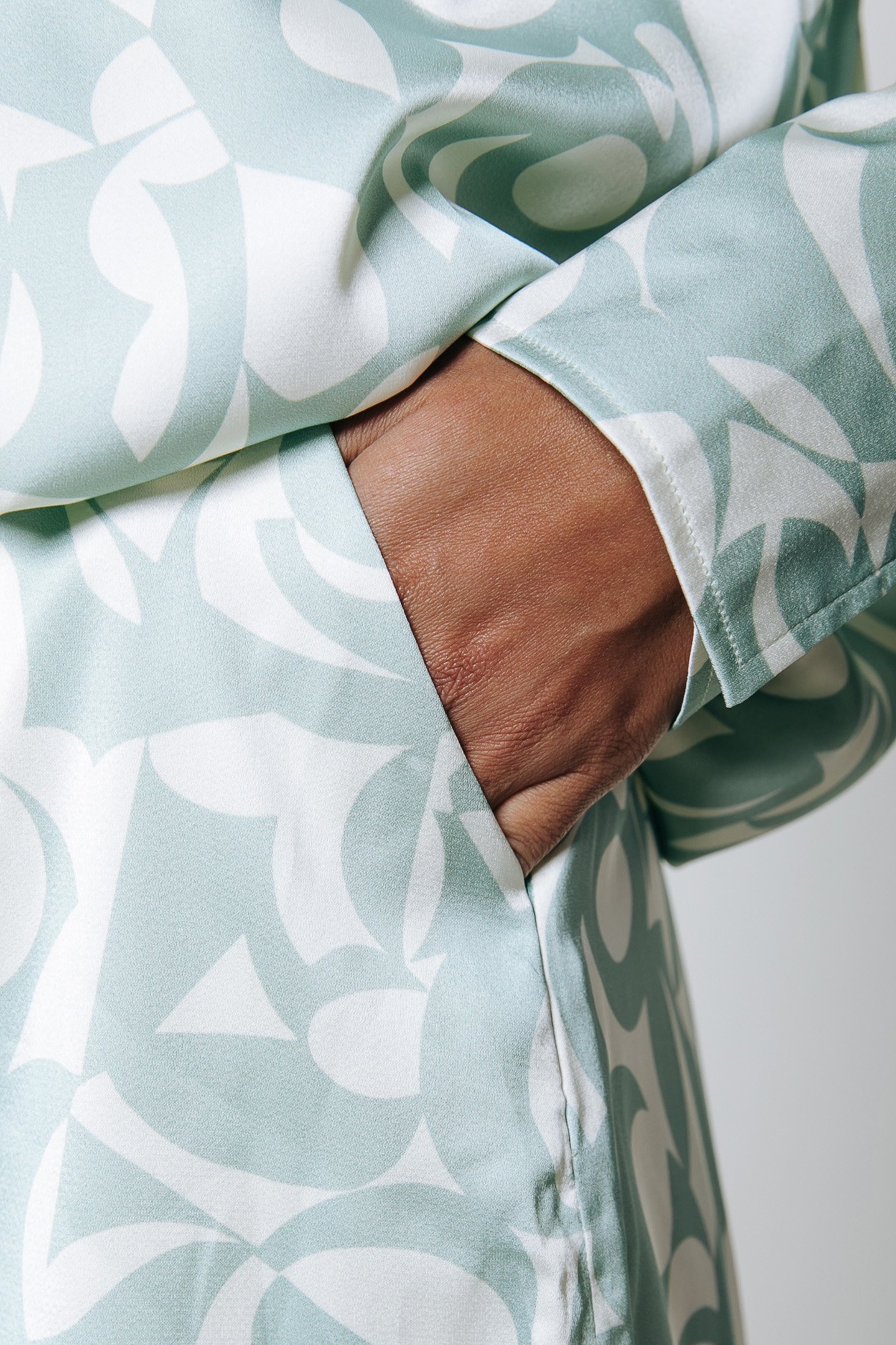 KENDALL SWIRL SATIN SHORT LIGHT MINT 3