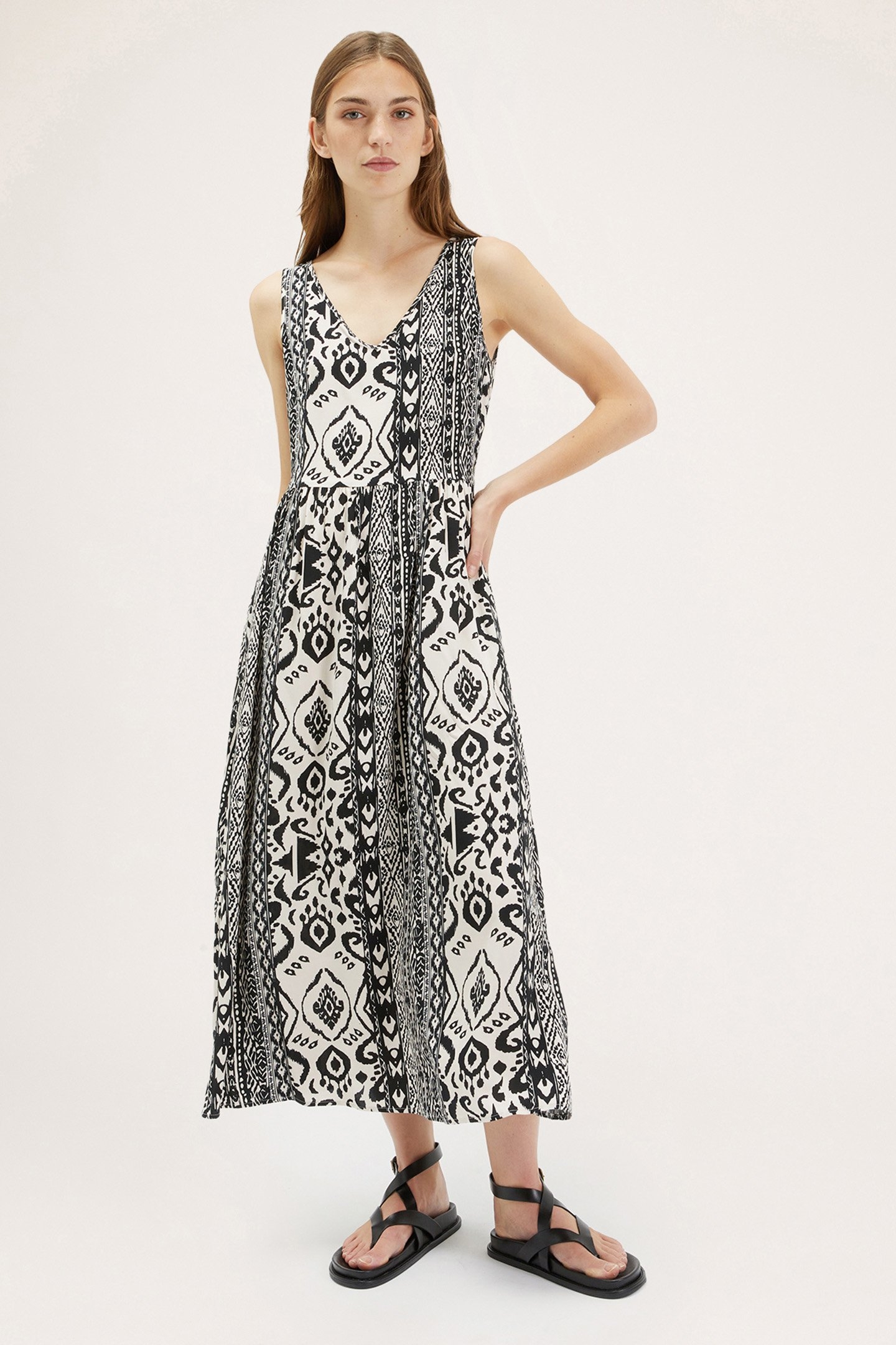LONG DRESS IN ETHNIC PATTERNED VOILE BLACK 1