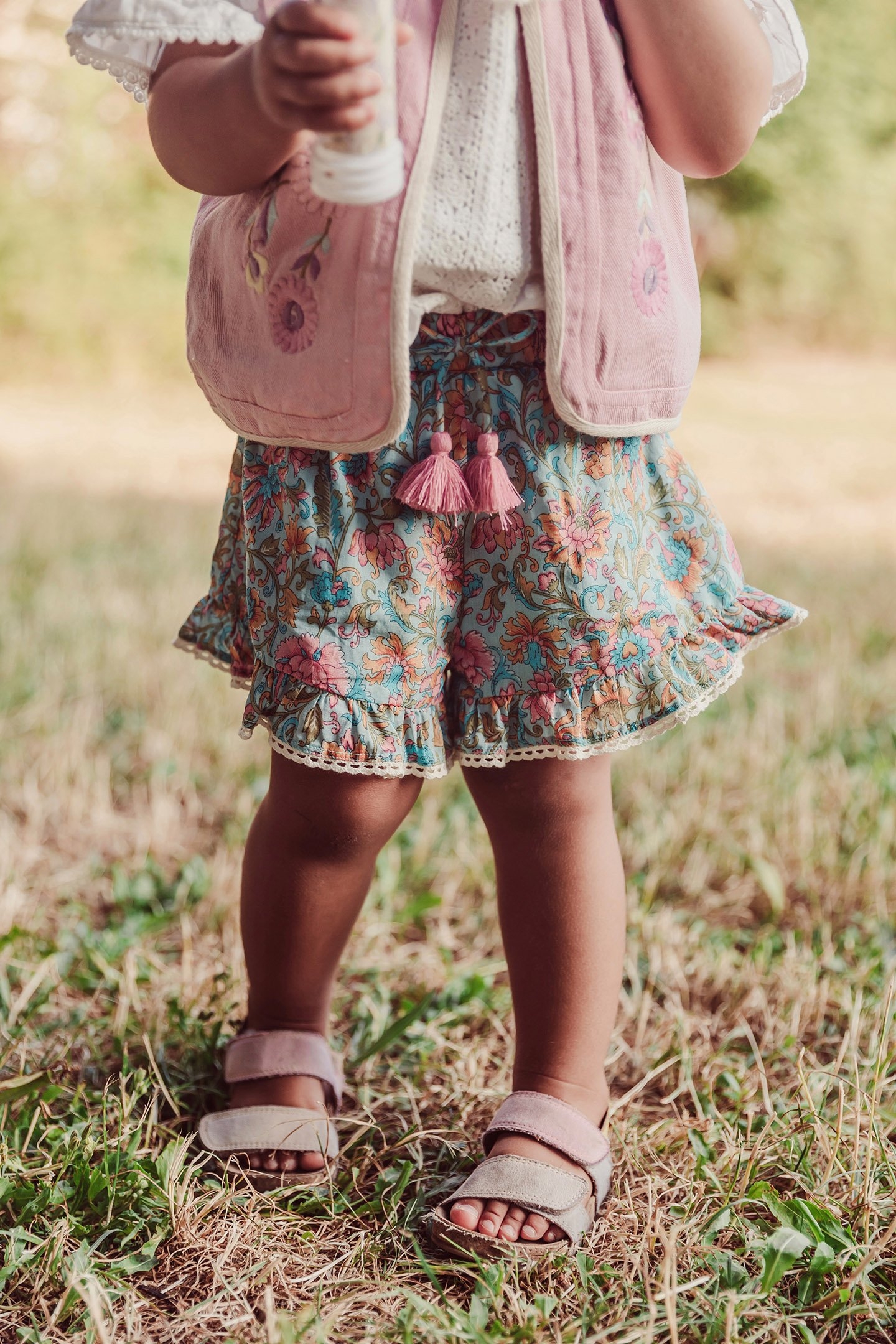 SHORTS VALLALOID WATER RIVER FLOWERS 2