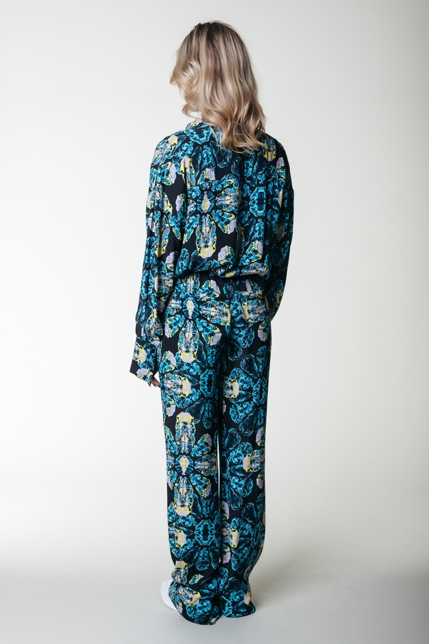 TALIA DIGITAL FLOWER OVERSIZED BLOUSE SOFT BLUE 2