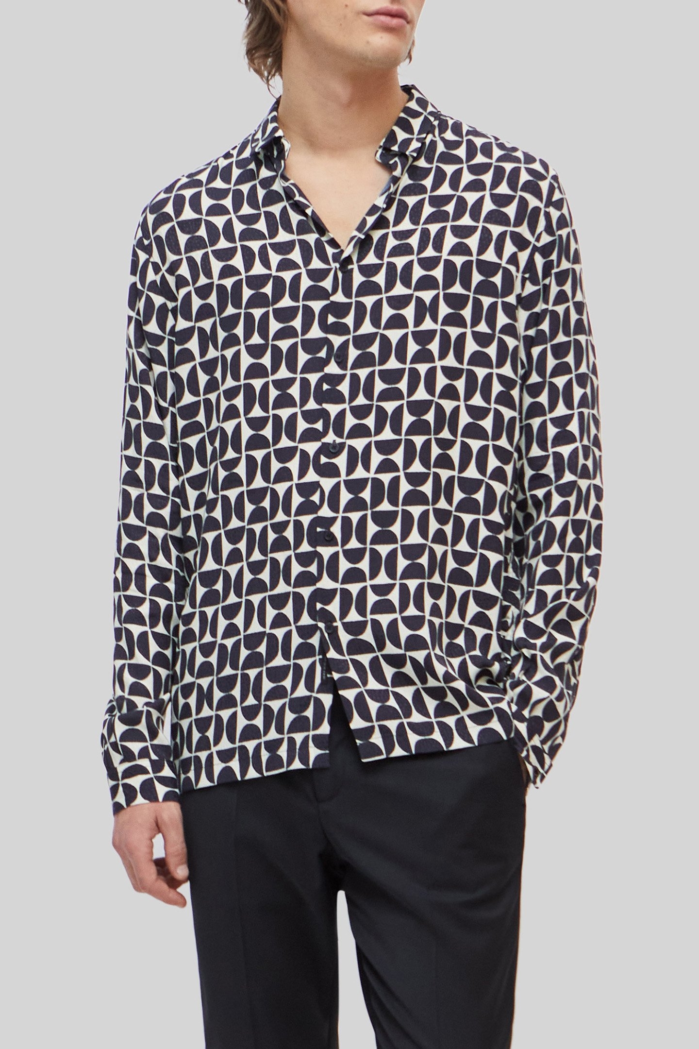 PURE EDITION – BLACK SHIRT WITH RETRO GRAPHIC MOTIF 1