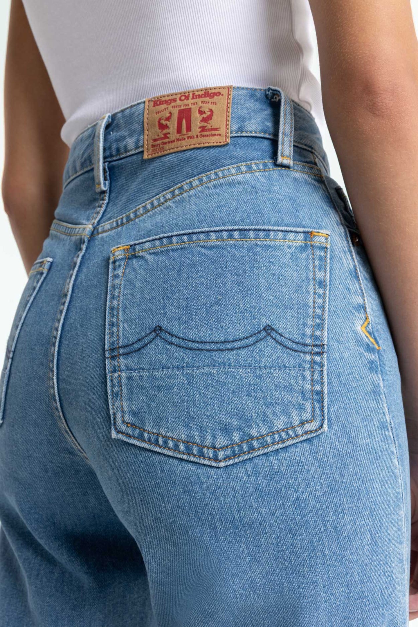 LIORA CLEAN HOLO MID VINTAGE 4